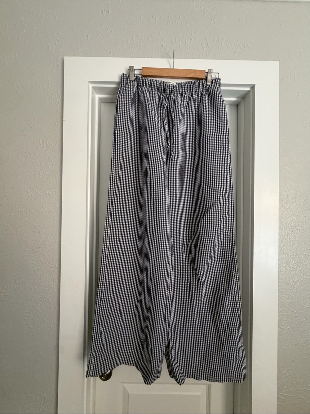 Aritzia Lodge Pants in Navy and White Gingham - never worn